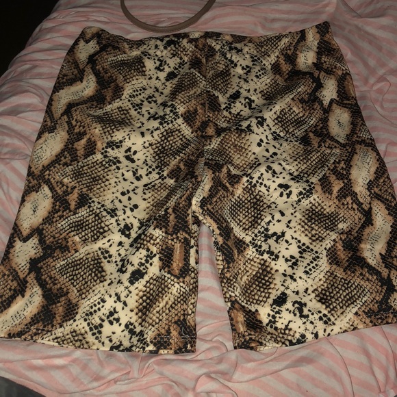 Rue21 Pants - Biker shorts